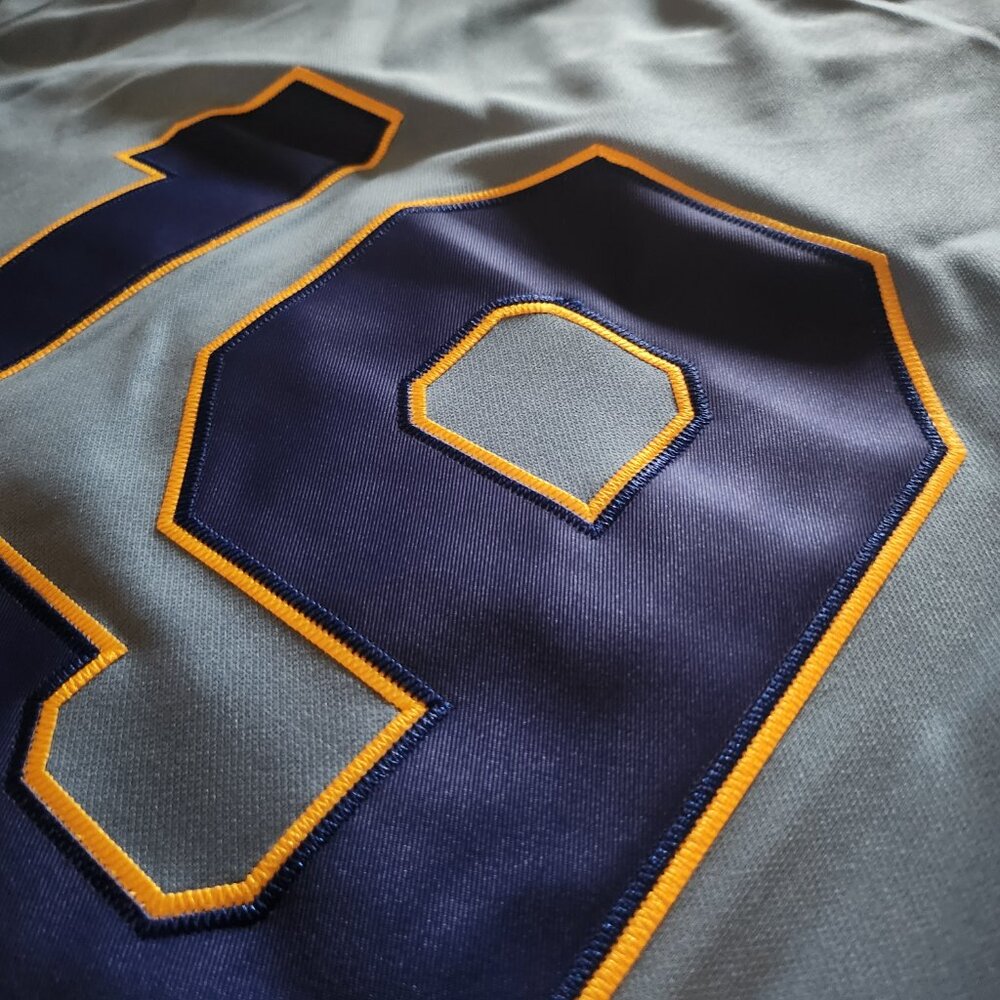 Brand NEW Milwaukee Brewers Robin Yount #19 Jersey Men's Large - Picture 9 of 10